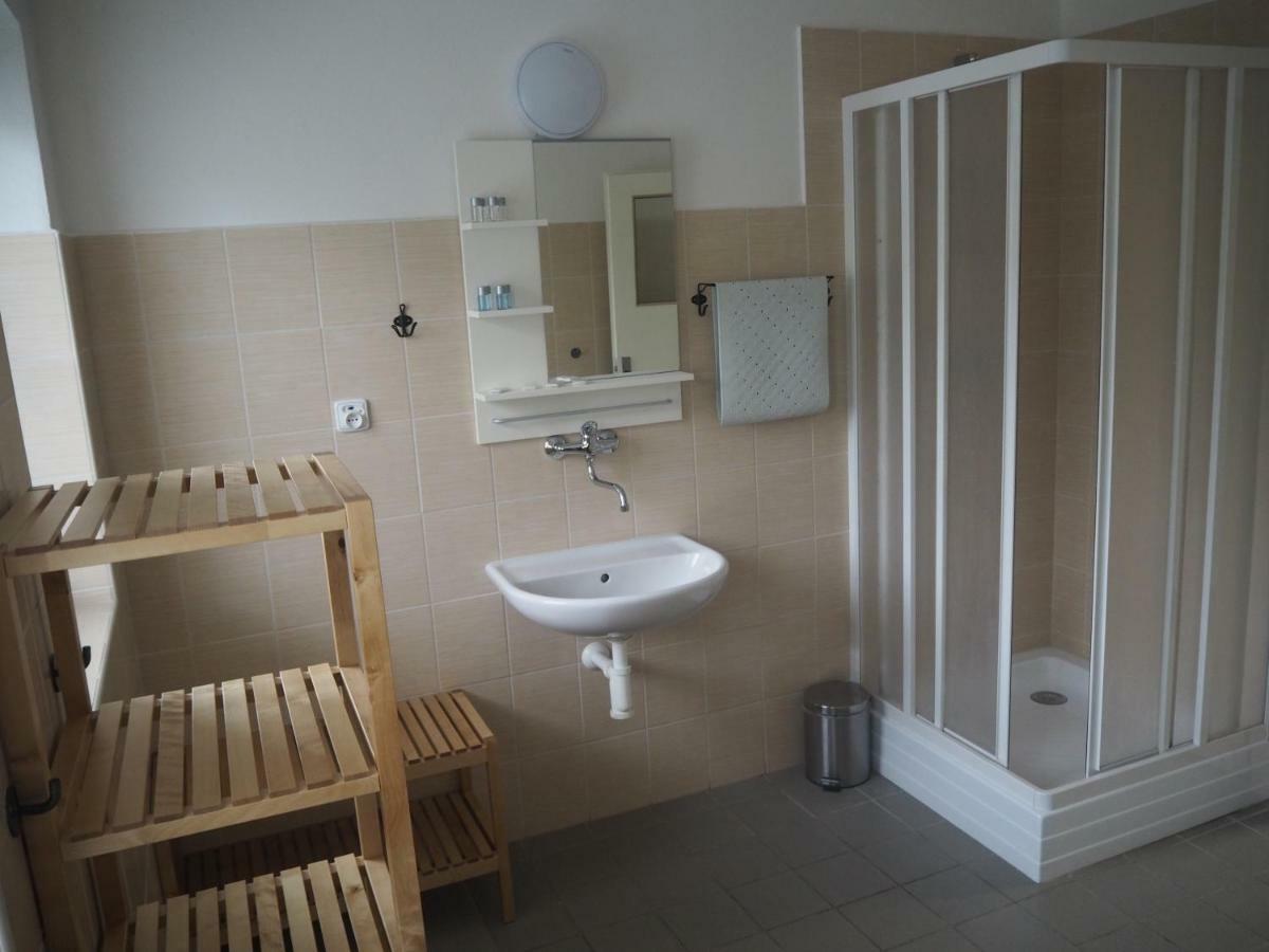Economy Apartments České Švýcarsko Hřensko Extérieur photo